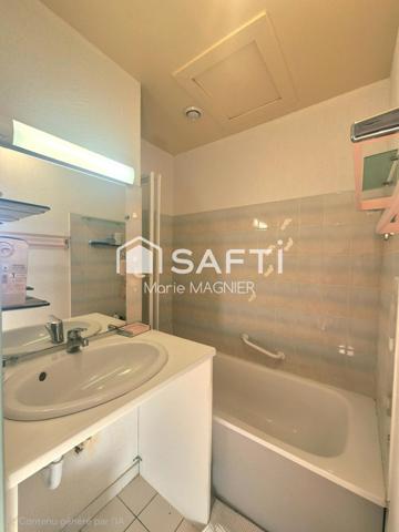 Rare sur le secteur, proche plage,  MAZET de 35m2 - 2 chambres, avec jardin privatif, terrasse et double parking privatif - CAVALAIRE SUR MER