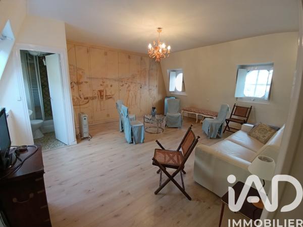 Location studio 33 m² Paris 8