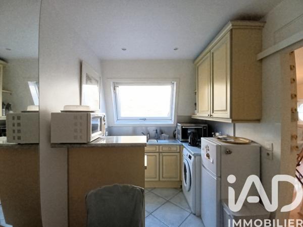 Location studio 33 m² Paris 8