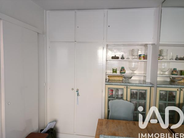 Location studio 33 m² Paris 8