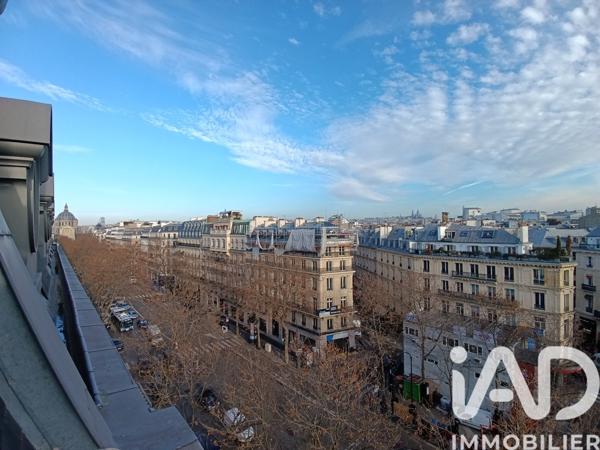 Location studio 33 m² Paris 8