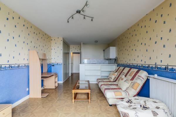 T1 dernier étage avec vue panoramique sur Nancy, cave et place de parking