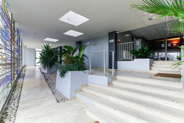 T1 dernier étage avec vue panoramique sur Nancy, cave et place de parking