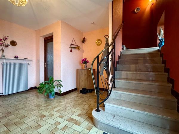 Charmant pavillon indépendant de 140 m² avec sous-sol et jardin arboré