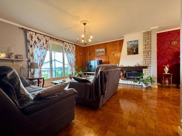 Charmant pavillon indépendant de 140 m² avec sous-sol et jardin arboré