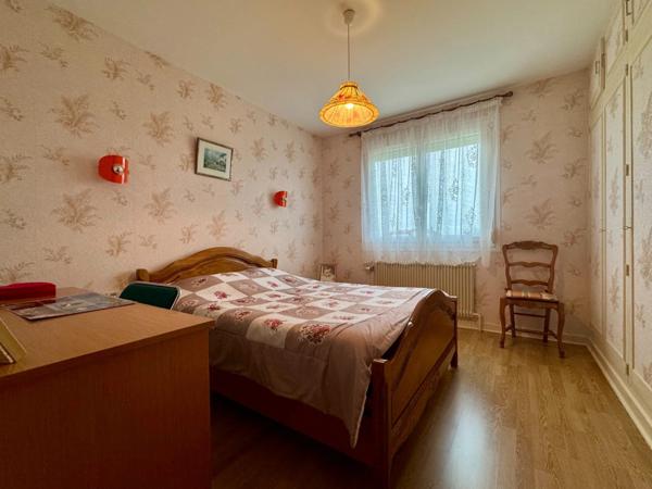 Charmant pavillon indépendant de 140 m² avec sous-sol et jardin arboré