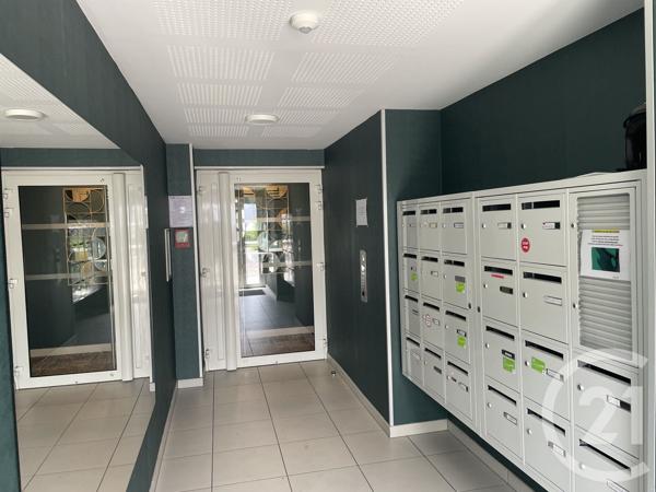 Appartement F10 à vendre  2 pièces - 41 m 2   DAX  - 40