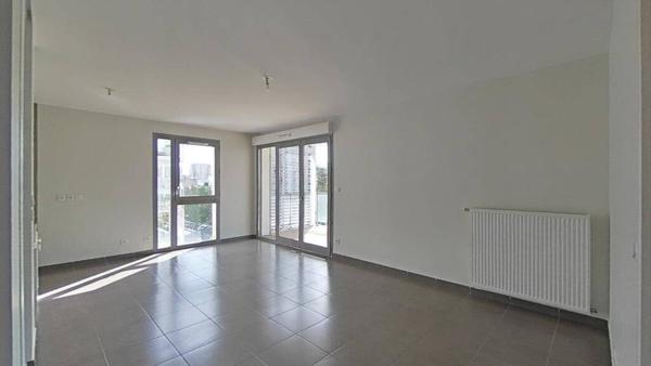 F3 avec terrasse et garage à proximité de la gare