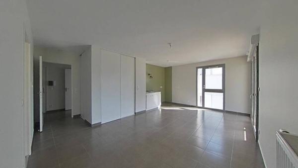 F3 avec terrasse et garage à proximité de la gare