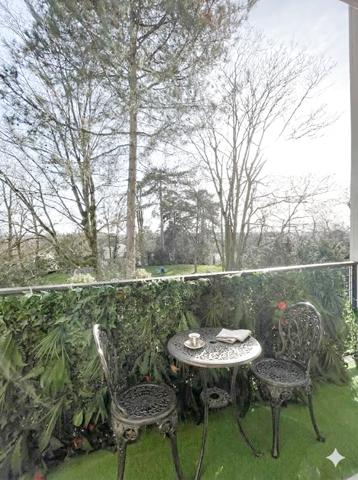 Versailles (78000) VERSAILLES CLAGNY MONTREUIL - SUPERBE DUPLEX de 68m2 utiles - BALCON - VUE sur le PARC PARTAGE de la RESIDENCE