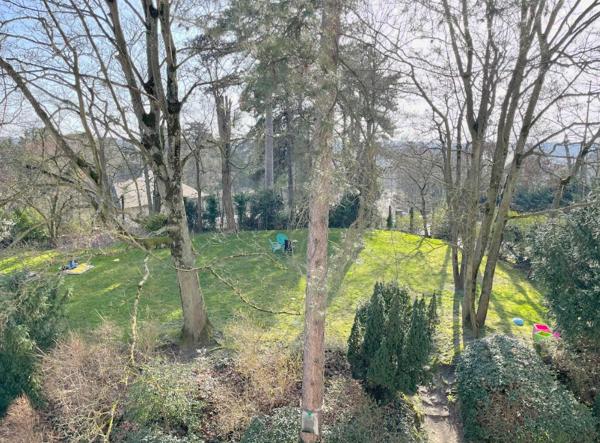 Versailles (78000) VERSAILLES CLAGNY MONTREUIL - SUPERBE DUPLEX de 68m2 utiles - BALCON - VUE sur le PARC PARTAGE de la RESIDENCE