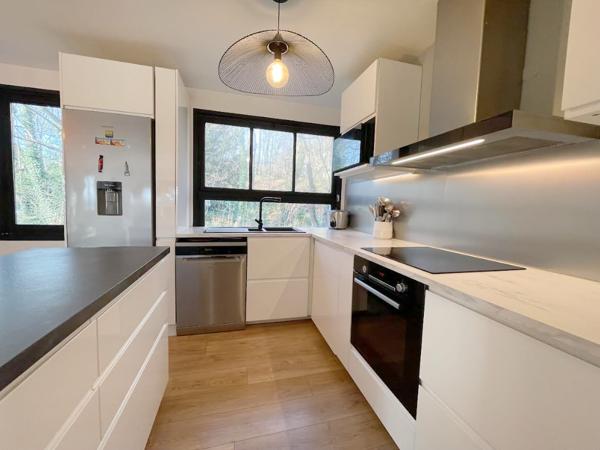 Versailles (78000) VERSAILLES CLAGNY MONTREUIL - SUPERBE DUPLEX de 68m2 utiles - BALCON - VUE sur le PARC PARTAGE de la RESIDENCE