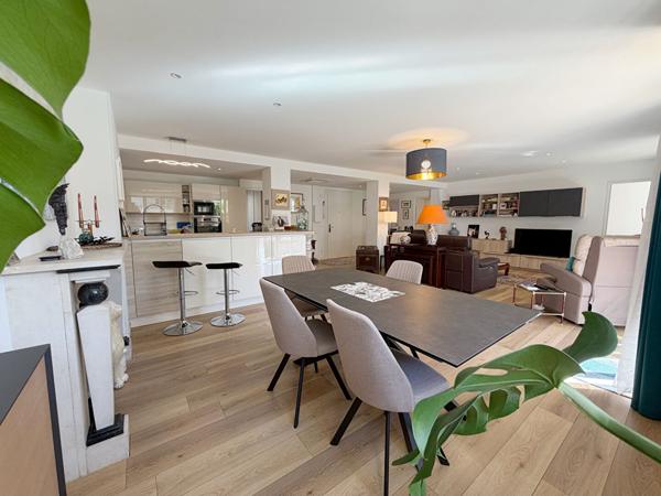 HYERES - Appartement T4 de 120 m² - Terrasse - Garage