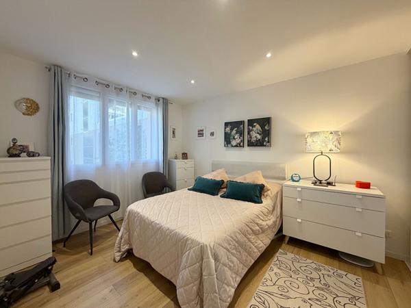 HYERES - Appartement T4 de 120 m² - Terrasse - Garage