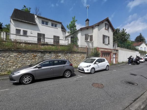 Deux maisons sur un terrain de 650m2