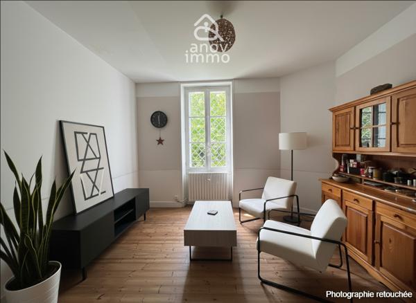 Maison
                                                                                                                                                                                                                                                                                                                        7 pièce(s)                                                                                                                                                                                                          4 chambre(s)                                                                                                                                                                                                          200  m²