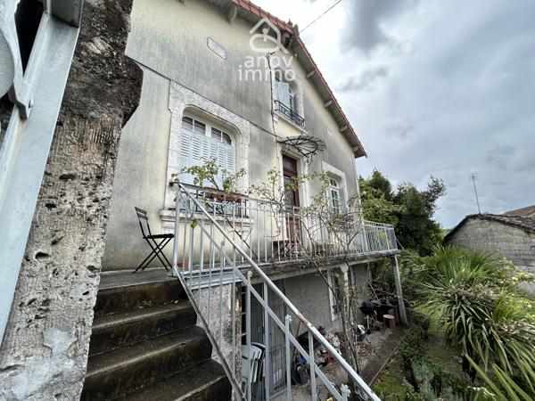 Maison
                                                                                                                                                                                                                                                                                                                        7 pièce(s)                                                                                                                                                                                                          4 chambre(s)                                                                                                                                                                                                          200  m²