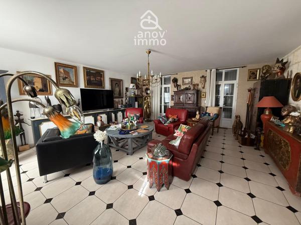 Maison
                                                                                                                                                                                                                                                                                                                        10 pièce(s)                                                                                                                                                                                                          6 chambre(s)                                                                                                                                                                                                          255  m²