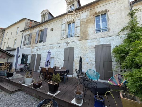 Maison
                                                                                                                                                                                                                                                                                                                        10 pièce(s)                                                                                                                                                                                                          6 chambre(s)                                                                                                                                                                                                          255  m²
