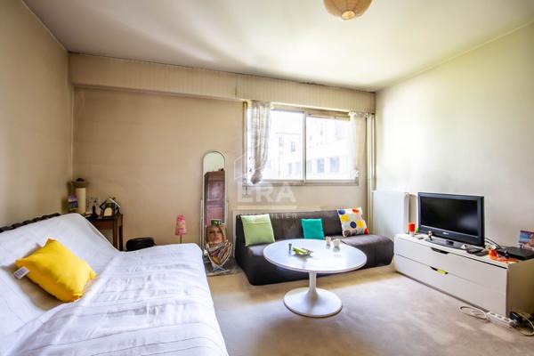 PARIS 75020 - Gambetta - Studio 26m² avec parking
