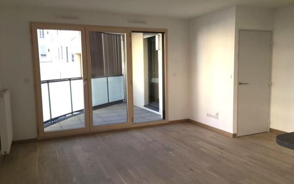 Appartement à vendre    3 pièces • 60,67 m2 Lyon 3