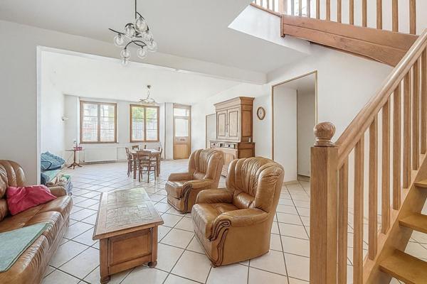 Maison à AVRANCHES, 50300 - 6 pièces 150m²