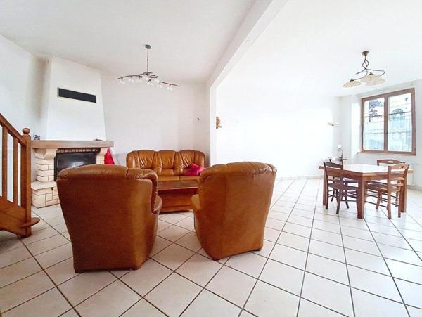 Maison à AVRANCHES, 50300 - 6 pièces 150m²