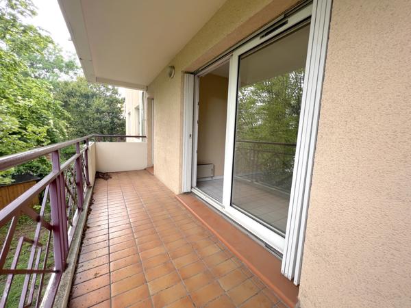 Appartement T3 de 64m² avec terrasse et parking fermé