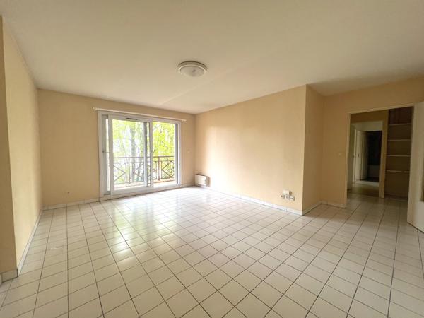Appartement T3 de 64m² avec terrasse et parking fermé