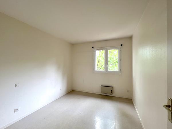 Appartement T3 de 64m² avec terrasse et parking fermé