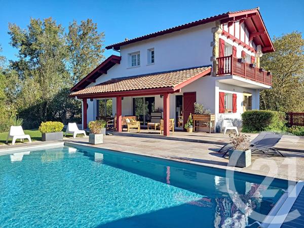 Maison à vendre  9 pièces - 246 m 2   ST PIERRE D IRUBE  - 64