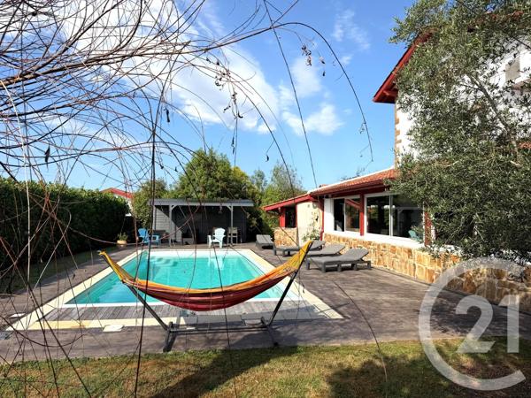 Maison à vendre  9 pièces - 246 m 2   ST PIERRE D IRUBE  - 64