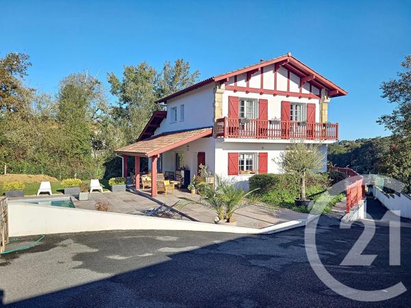 Maison à vendre  9 pièces - 246 m 2   ST PIERRE D IRUBE  - 64