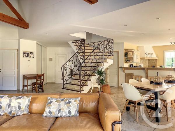 Maison à vendre  9 pièces - 246 m 2   ST PIERRE D IRUBE  - 64