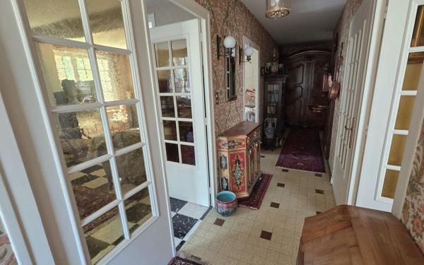 Maison à vendre    7 pièces •  Montceau-les-Mines