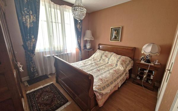 Maison à vendre    7 pièces •  Montceau-les-Mines