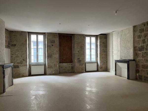 Immeuble à vendre |  Condom |  224 m²