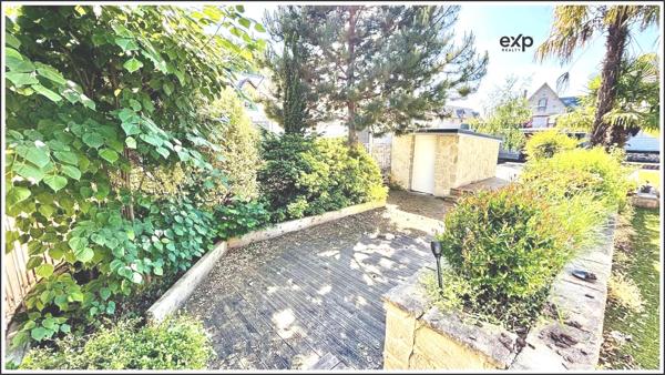 Maison 5 pièces 136 m2 avec piscine.