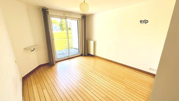 Maison 5 pièces 136 m2 avec piscine.