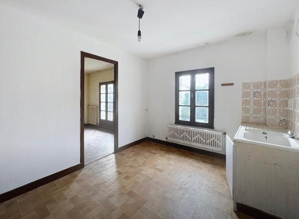 Maison familiale ou investissement 12 pièces 317 m2 à rénover