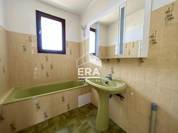 A LOUER 84360 LAURIS MAISON 5 PIECES 93M² AVEC JARDIN ET GARAGE