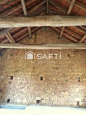 Maison de bourg à finir de restaurer.