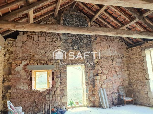 Maison de bourg à finir de restaurer.