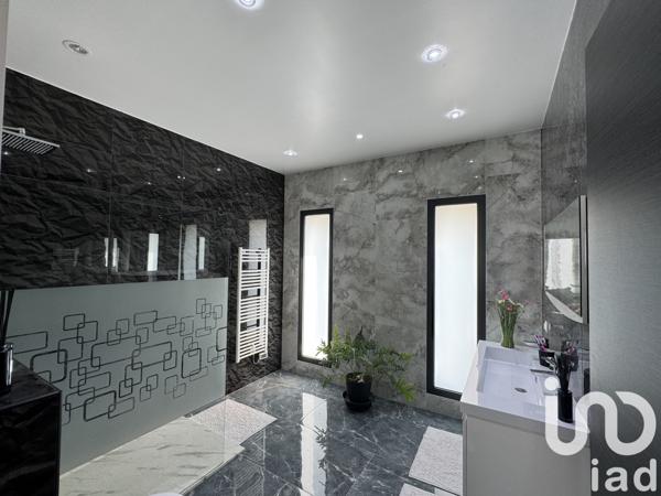 Maison à vendre 8 pièces 320 m² La Rochette