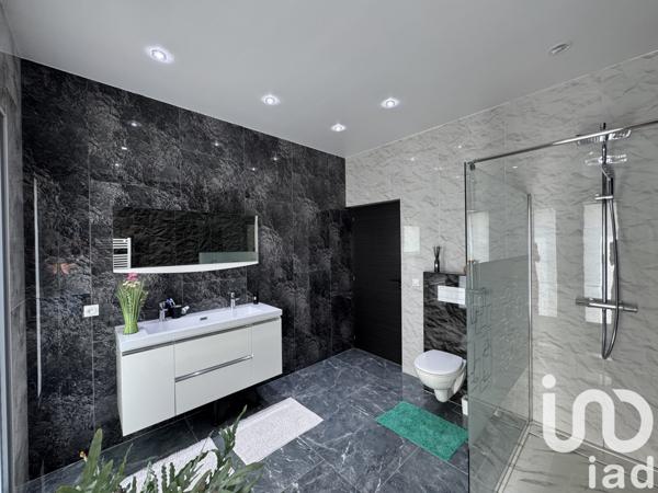 Maison à vendre 8 pièces 320 m² La Rochette