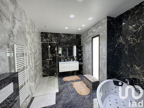 Maison à vendre 8 pièces 320 m² La Rochette