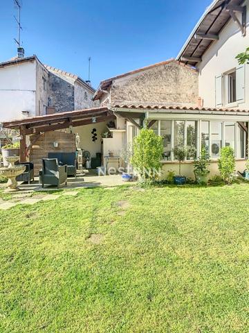 À vendre : maison familiale de 124 m² avec 4 chambres et jardin, à Sos, dans un environnement calme