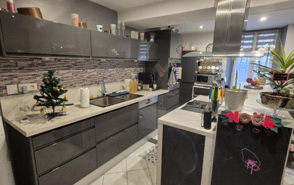 Vente Maison de village Avec cour grenier et atelier Homps   