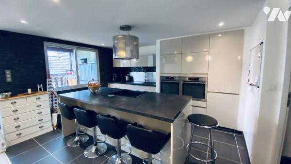 APPARTEMENT DE TYPE T5 CENTRE VILLE PONTARLIER AVEC TERRASSE