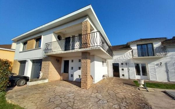 Maison à vendre    8 pièces •  Sanvignes-les-Mines